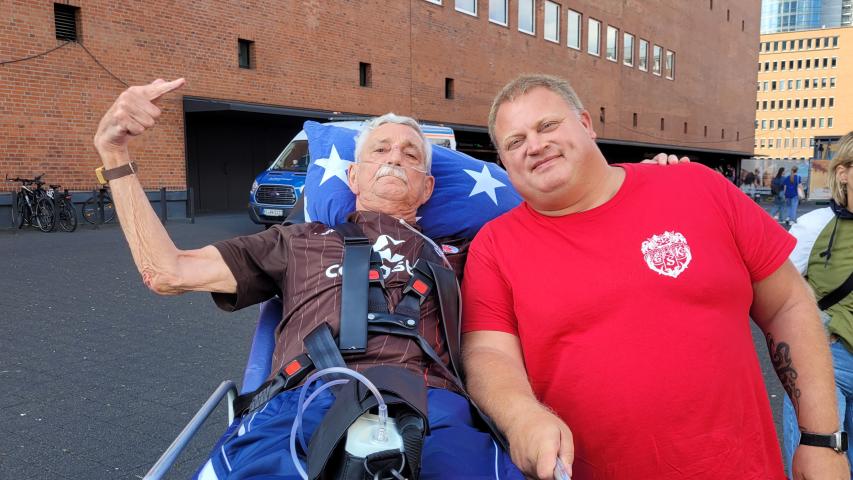 Rüdiger vor der Elbphilharmonie